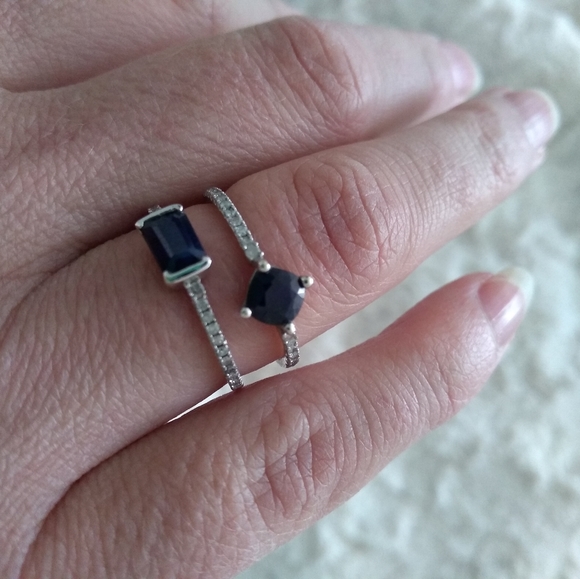 EUC Macy's sapphire and gold ring - Picture 7 of 10